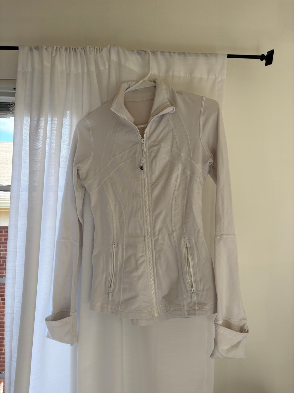 Define Jacket Nulu - Picture 2 of 3